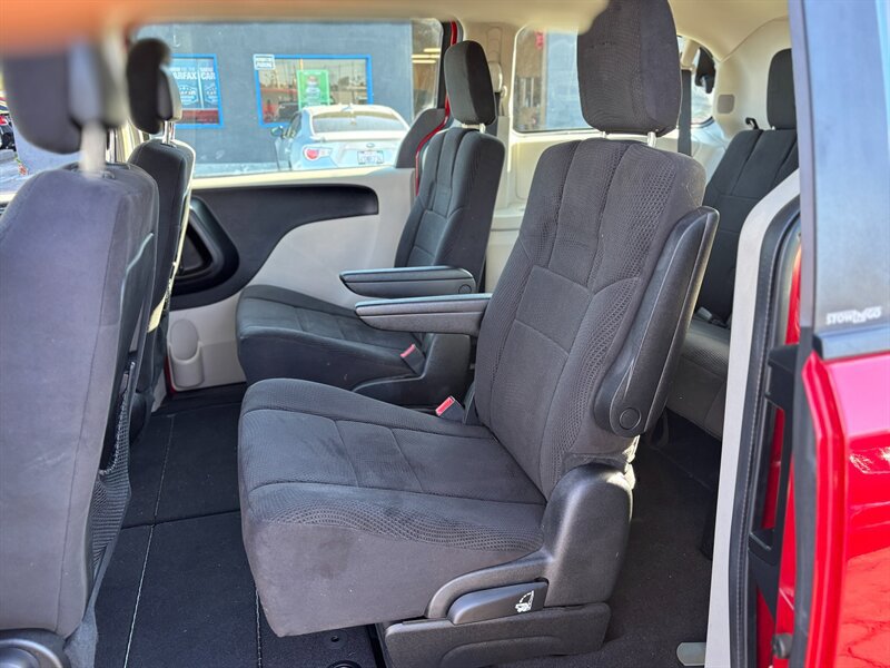 Used 2013 Dodge Grand Caravan American Value Package FWD image 9