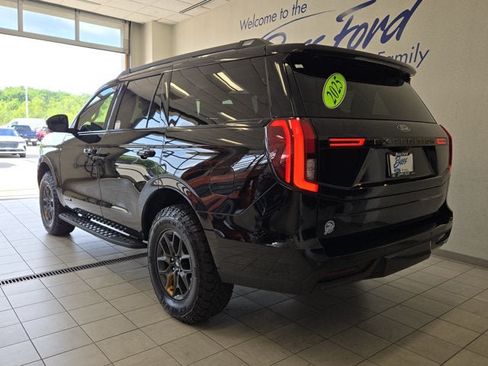 Used 2025 Ford Expedition Tremor AWD/4WD image 12