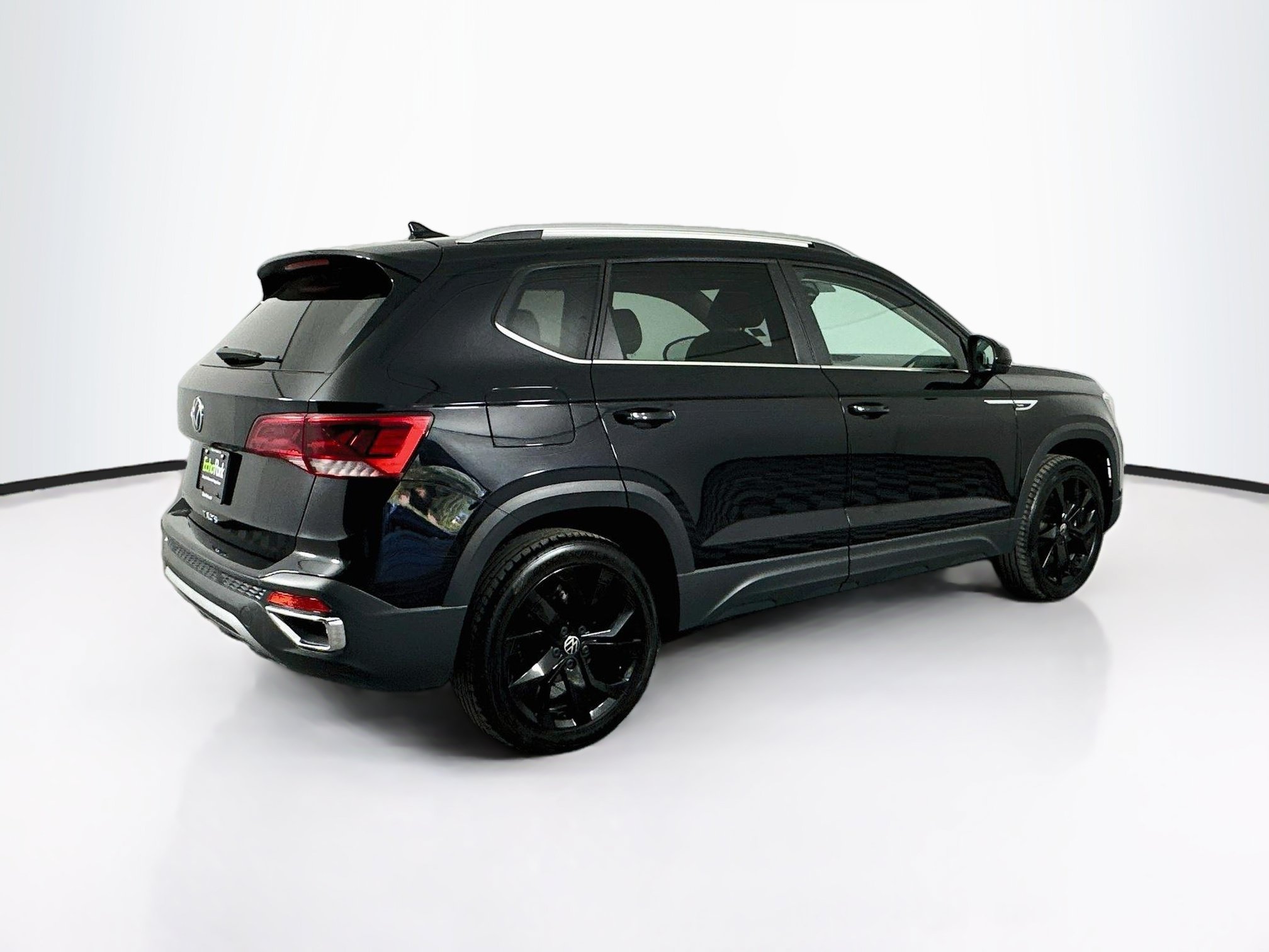 Used 2023 Volkswagen Taos SE FWD image 9
