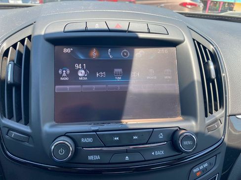 Used 2017 Buick Regal Sport Touring FWD image 20