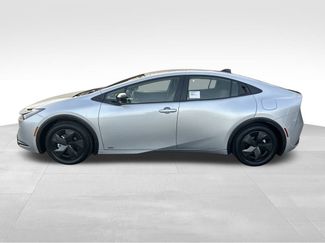 New 2026 Toyota Prius LE AWD/4WD video 2