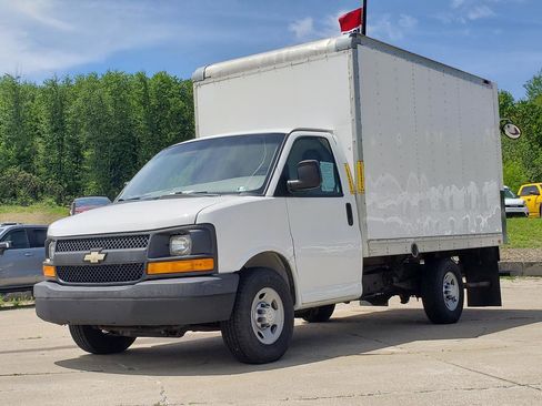 Used 2017 Chevrolet Express 3500 RWD image 7