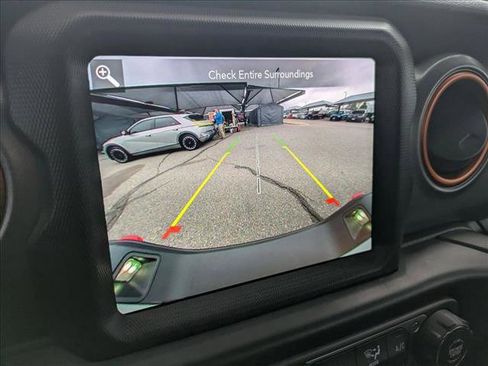 Used 2021 Jeep Gladiator Mojave image 12