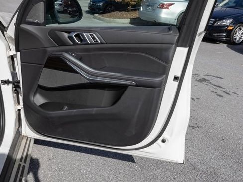 Used 2024 BMW X5 xDrive50e image 15