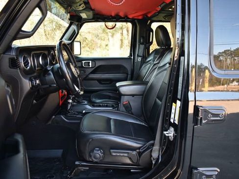 Used 2020 Jeep Gladiator Overland image 11