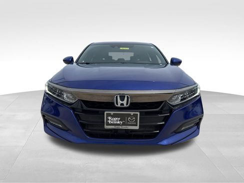 Used 2019 Honda Accord Sport image 2