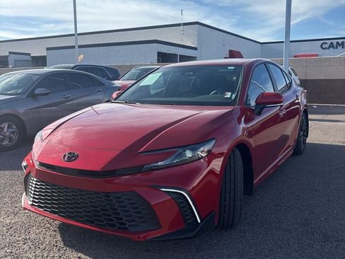 Used 2026 Toyota Camry SE w/ Convenience Package image 4