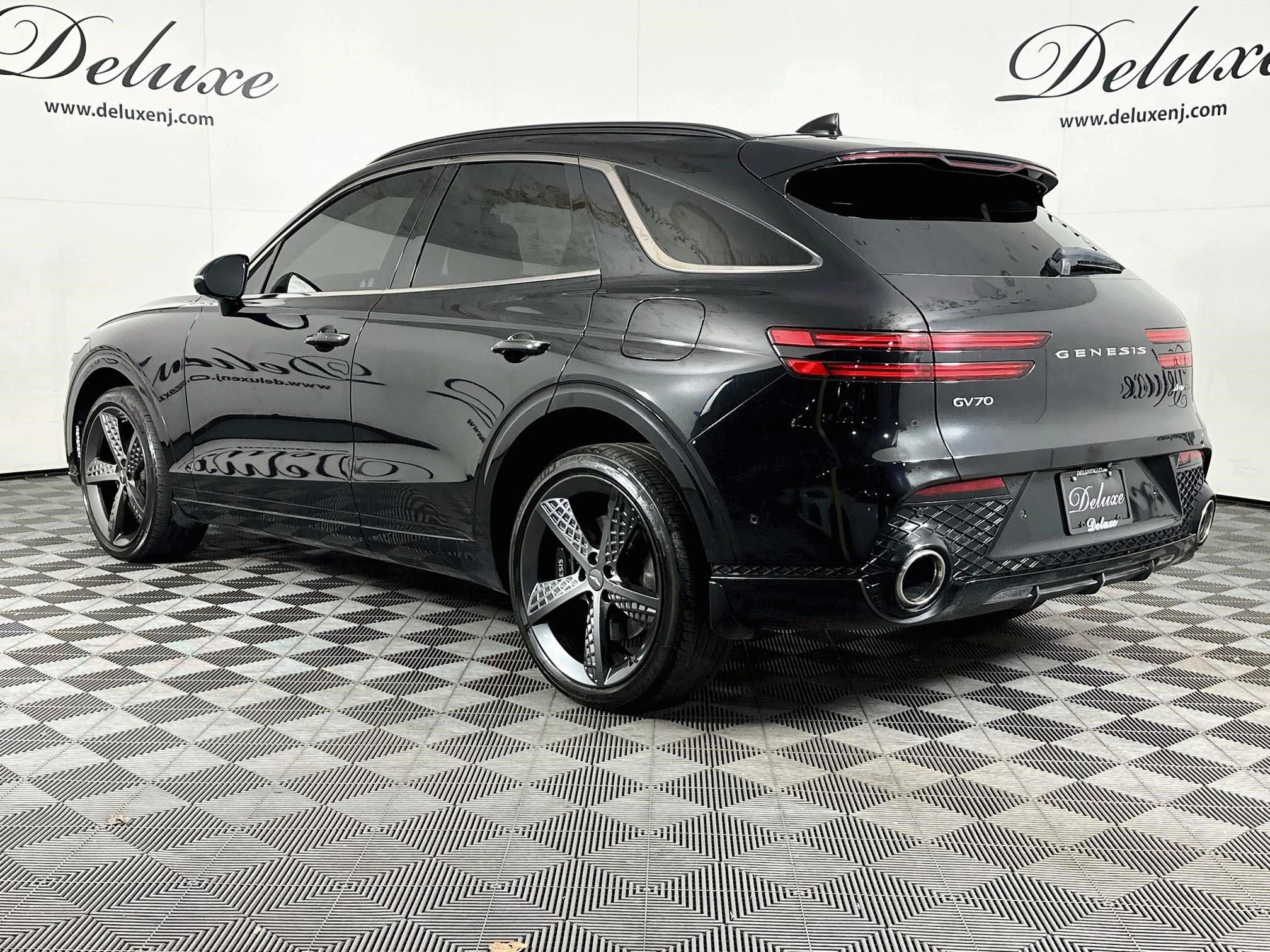 Used 2024 Genesis GV70 3.5T Sport w/ Sport Prestige Package AWD/4WD image 4