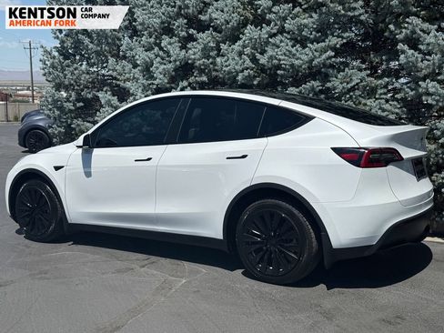 Used 2023 Tesla Model Y Long Range AWD/4WD image 5