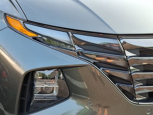 Certified 2023 Hyundai Tucson Limited AWD/4WD image 7