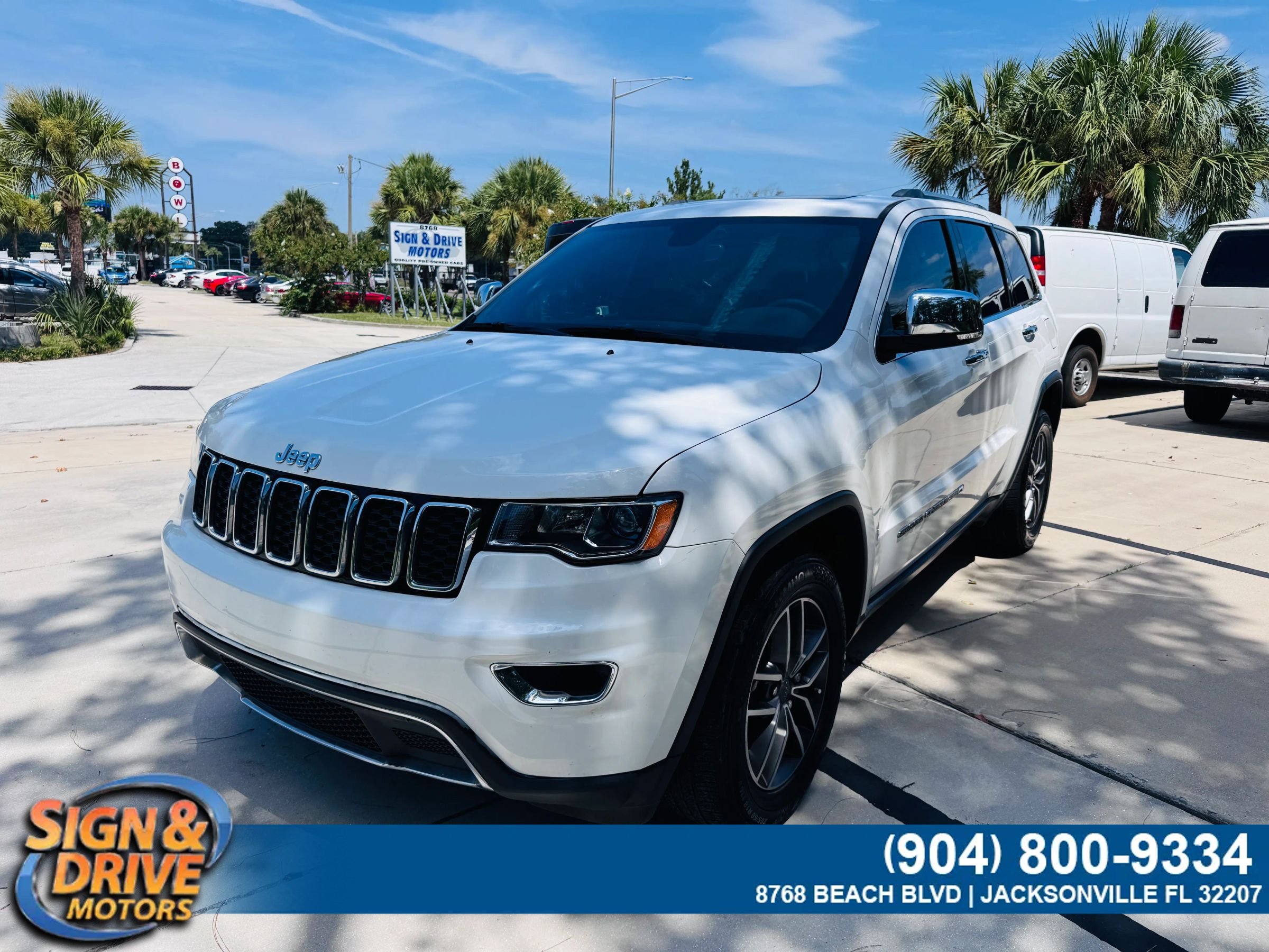 Used 2022 Jeep Grand Cherokee Limited RWD image 1