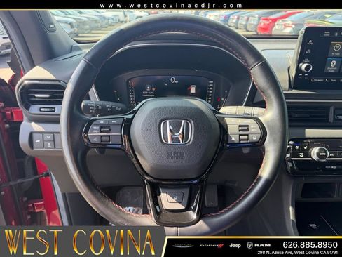 Used 2025 Honda Pilot Black Edition image 21