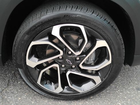 Used 2024 Chevrolet Trax RS w/ Driver Confidence Package FWD image 29