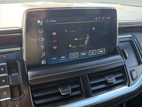 Used 2023 Chevrolet Suburban Premier image 27