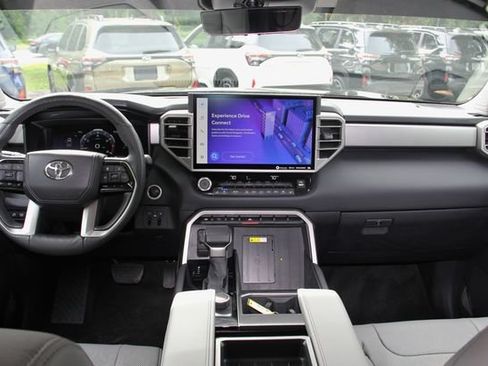 Used 2024 Toyota Tundra Limited AWD/4WD image 39