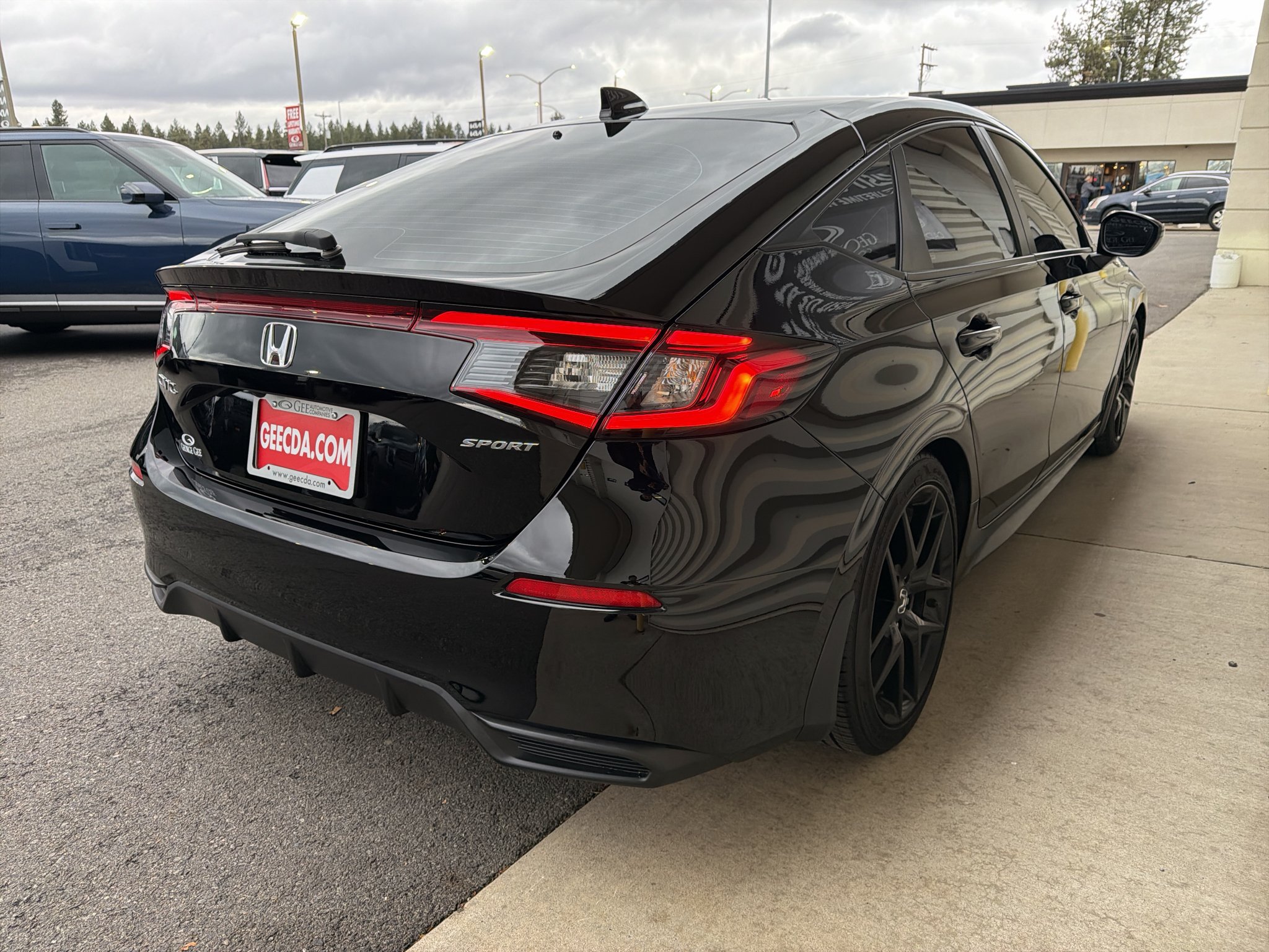 Used 2025 Honda Civic Sport image 4