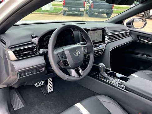 Used 2026 Toyota Camry SE w/ Convenience Package image 17