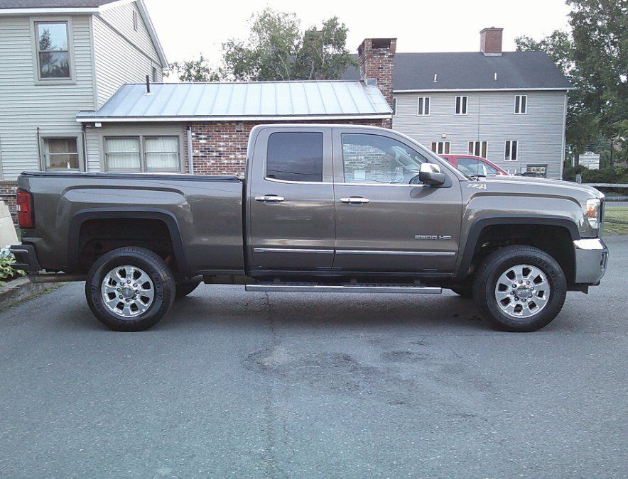 Used 2015 GMC Sierra 2500 SLT w/ Suspension Package, Off-Road AWD/4WD image 8