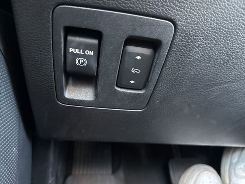 Used 2021 Ford Expedition Limited image 16