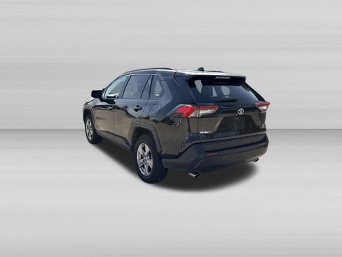 Used 2025 Toyota RAV4 XLE AWD/4WD image 9