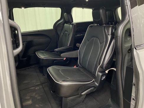 Used 2025 Chrysler Pacifica Limited w/ Uconnect Theater Family Group AWD/4WD image 25