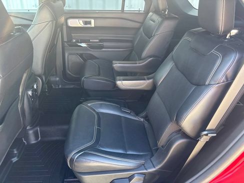 Used 2021 Ford Explorer ST w/ Equipment Group 401A AWD/4WD image 32