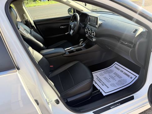 Used 2024 Nissan Sentra SR w/ SR Premium Package FWD image 33