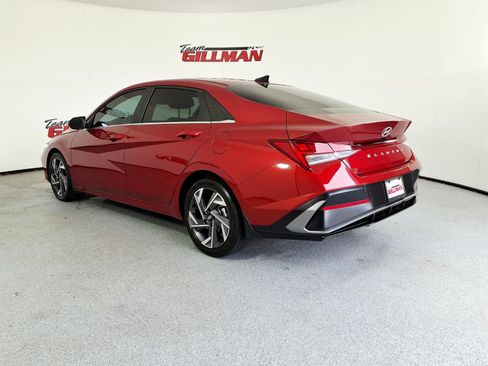 Used 2026 Hyundai Elantra Limited FWD image 4