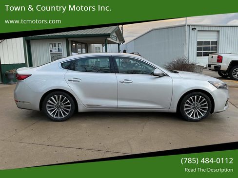 Used 2017 Kia Cadenza Premium w/ Luxury Package image 1