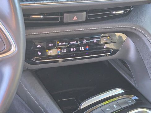 Used 2023 Buick Envision Essence image 27