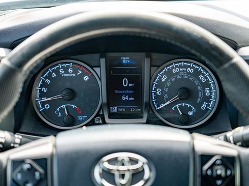 Used 2018 Toyota Tacoma TRD Off-Road AWD/4WD image 20
