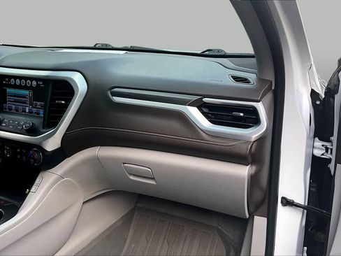 Used 2019 GMC Acadia SLT FWD image 18