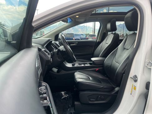 Used 2020 Ford Edge Titanium w/ Equipment Group 301A AWD/4WD image 11