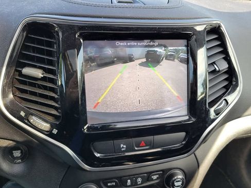 Used 2020 Jeep Cherokee Limited AWD/4WD image 10