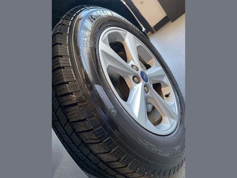 Used 2016 Ford Edge SE image 28