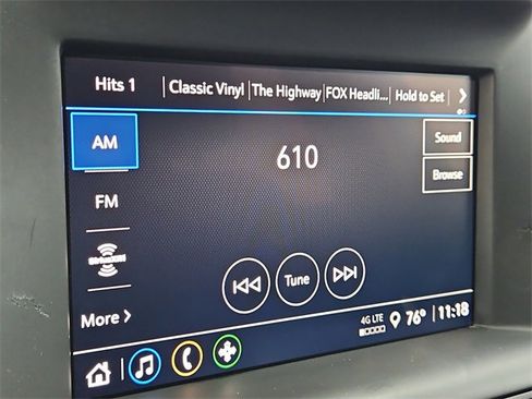 Used 2024 GMC Terrain SLE image 3