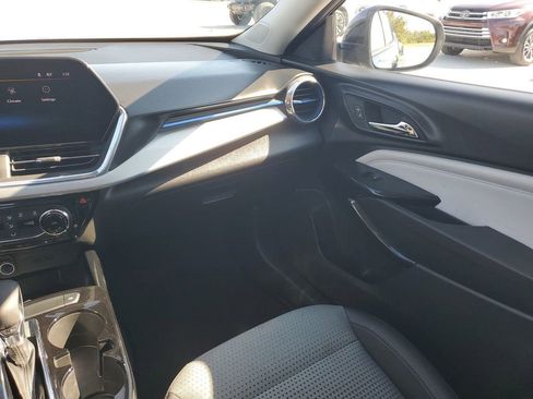 Used 2024 Chevrolet Trax LT image 11