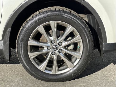 Used 2016 Toyota RAV4 Limited image 29