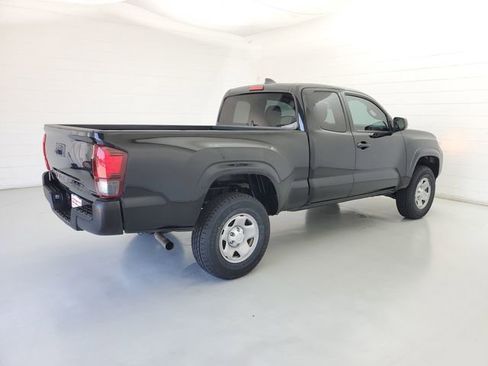Used 2022 Toyota Tacoma SR RWD image 5