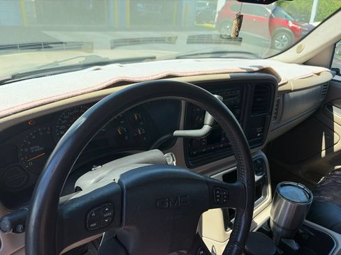 Used 2004 GMC Sierra 1500 SLT w/ Light Duty Power Package RWD image 7