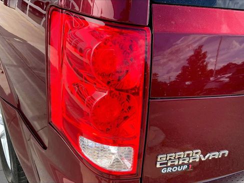 Used 2019 Dodge Grand Caravan SXT FWD image 27