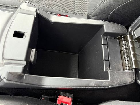 Used 2019 Ford Explorer XLT image 21