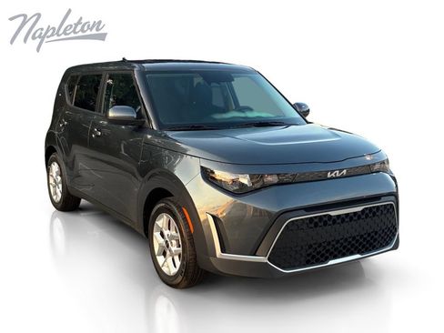 Used 2025 Kia Soul LX w/ LX Technology Package FWD image 8