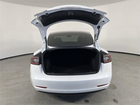 Used 2022 Tesla Model 3 Long Range image 26