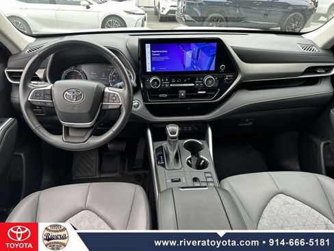 Used 2023 Toyota Highlander Bronze Edition AWD/4WD image 22