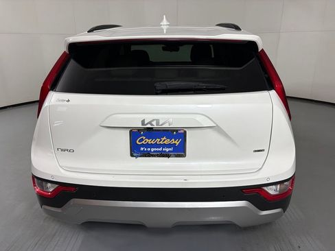 Used 2024 Kia Niro EX FWD image 7