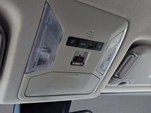 Used 2024 Toyota RAV4 XLE AWD/4WD image 30