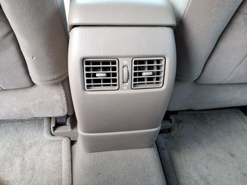 Used 2005 Toyota Camry LE FWD image 9
