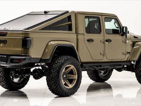 Used 2025 Jeep Gladiator Sport image 5