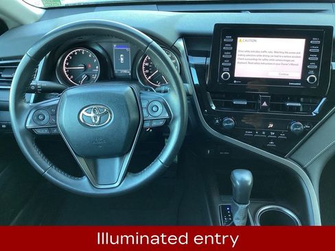 Used 2024 Toyota Camry SE image 17